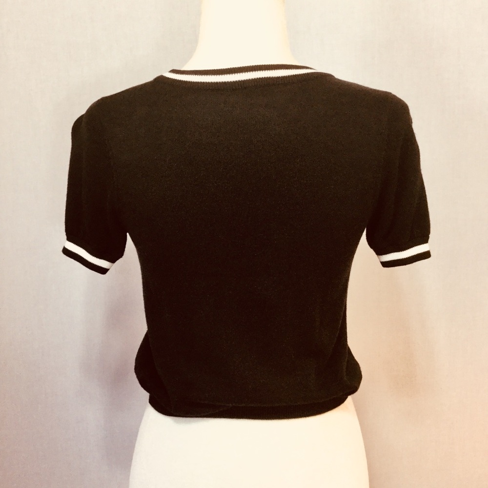 Brandy Melville Cropped 90’s Style Top - Picture 2 of 6